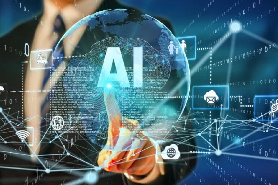 এআই-এর প্রভাব মোকাবিলায় পুনঃপ্রশিক্ষণ কর্মসূচি তৈরি করার জন্য উদ্যোগী হওয়ার পরামর্শ দিয়েছেন তিনি।