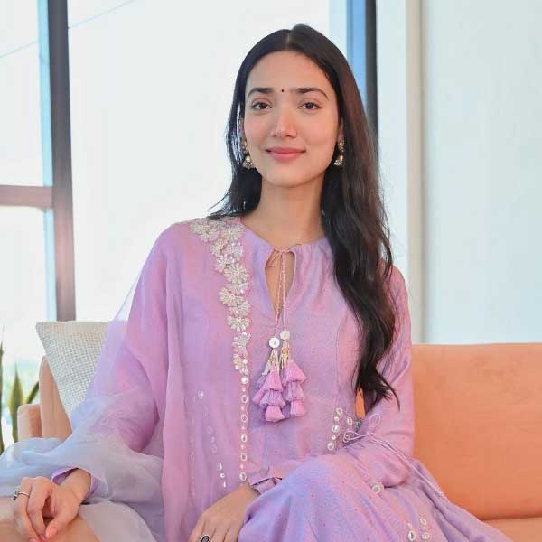 বিক্রান্তের বিপরীতে ‘টুয়েলভ্‌থ ফেল’ ছবিতে জুটি বেঁধে অভিনয় করেছেন মেধা শঙ্কর। এই ছবিতে শ্রদ্ধা জোশীর চরিত্রে অভিনয় করেছেন মেধা।