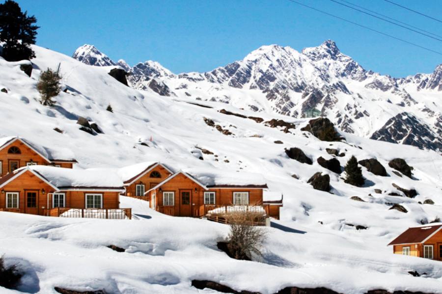 ফলে যে পাহাড়, গাছগাছালি, রাস্তাঘাট এই সময় বরফের চাদরে ঢাকা থাকত, জানুয়ারির শুরু থেকে তা সম্পূর্ণ উধাও।