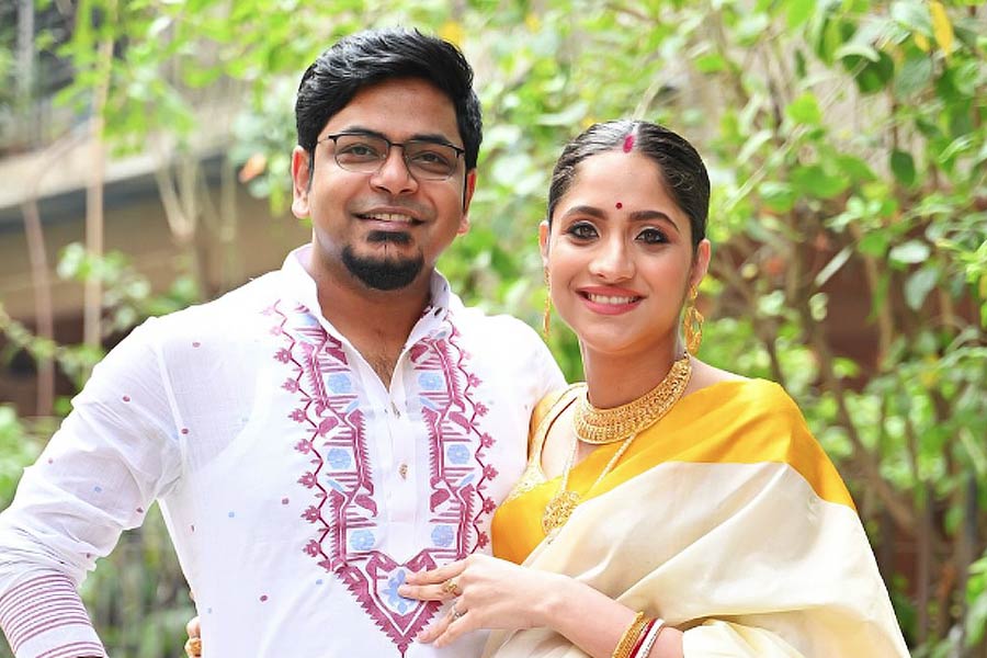 Singer Durnibar Saha and Oindrila Sen celebrates their Babyshower ceremony