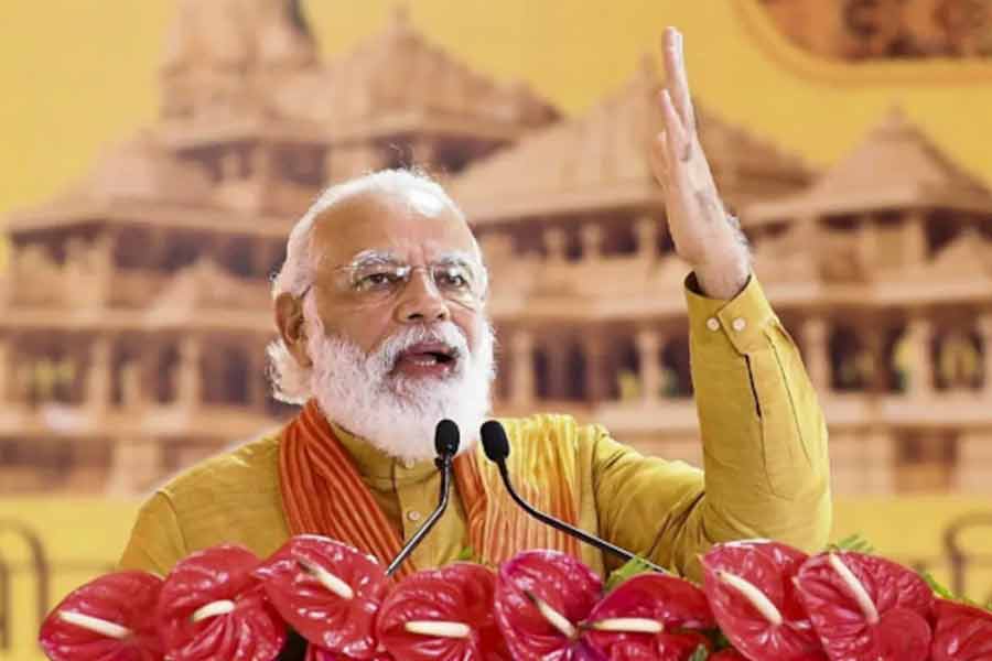 মোদী সেই কথা রেখেছেন। জানকী মহলের পুরাতনীরা জানিয়েছেন, ১৯৯২ সালের পর ২০২০ সালে প্রথম অযোধ্যায় আসেন প্রধানমন্ত্রী ।  সে দিন ছিল রামমন্দিরের ভূমি পুজো। 