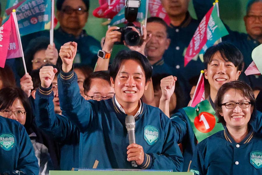 তাইওয়ান প্রেসিডেন্ট নির্বাচনের ফল ঘোষণার পর বাইডেনের প্রতিক্রিয়া জানতে চাওয়া হয়েছিল। তিনি বলেছেন, ‘‘আমরা তাইওয়ানের স্বাধীনতাকে সমর্থন করি না।’’