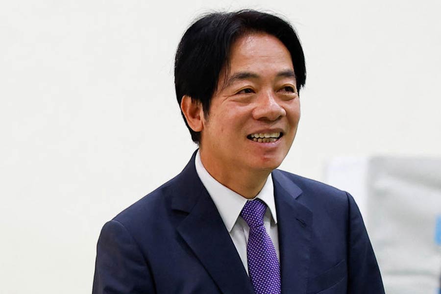 লাই চিং তে যদি তা করতে চান, তবে আমেরিকা হয়তো তাইওয়ানের পাশে থাকবে না। বাইডেনের মন্তব্য থেকে তেমন ইঙ্গিতই মিলেছে। কিন্তু আমেরিকা কেন এই অবস্থান গ্রহণ করছে, তা তর্কসাপেক্ষ। 