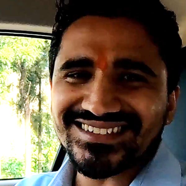 গত ডিসেম্বরে ওই মহিলা আবার অঙ্কিতের ক্যাবে উঠেছিলেন। সে বারও অঙ্কিত গোটা সফরের রেকর্ড করে রাখেন। মজার বিষয়, দ্বিতীয় বারও অঙ্কিতকে একটি রোদচশমা দেন ওই মহিলা।