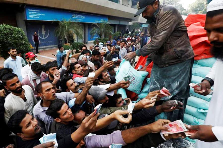 What are the problem between Pakistan-Iran and Pakistan-Afghanistan