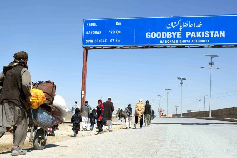 What are the problem between Pakistan-Iran and Pakistan-Afghanistan