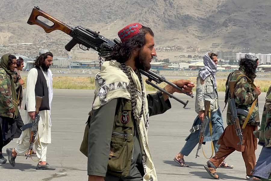 What are the problem between Pakistan-Iran and Pakistan-Afghanistan