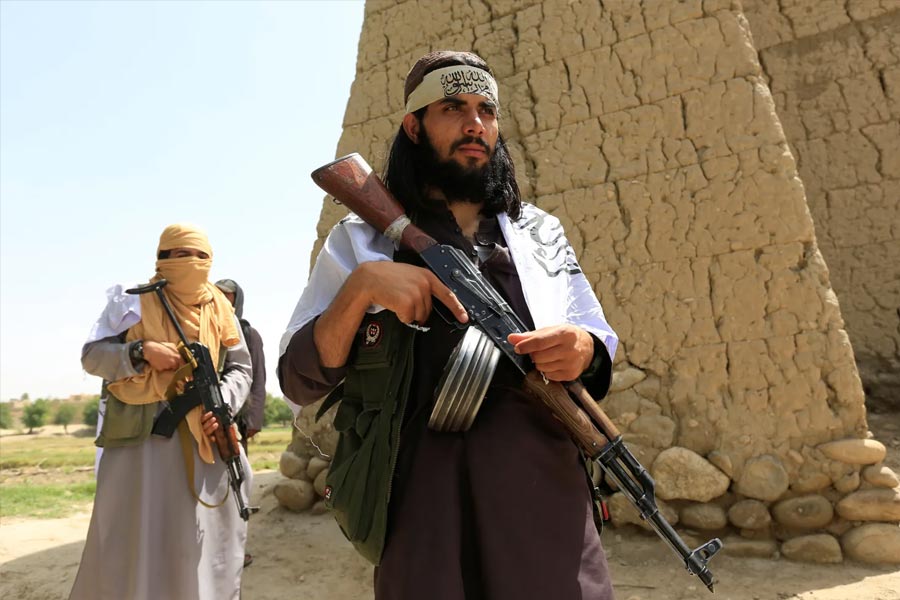 What are the problem between Pakistan-Iran and Pakistan-Afghanistan