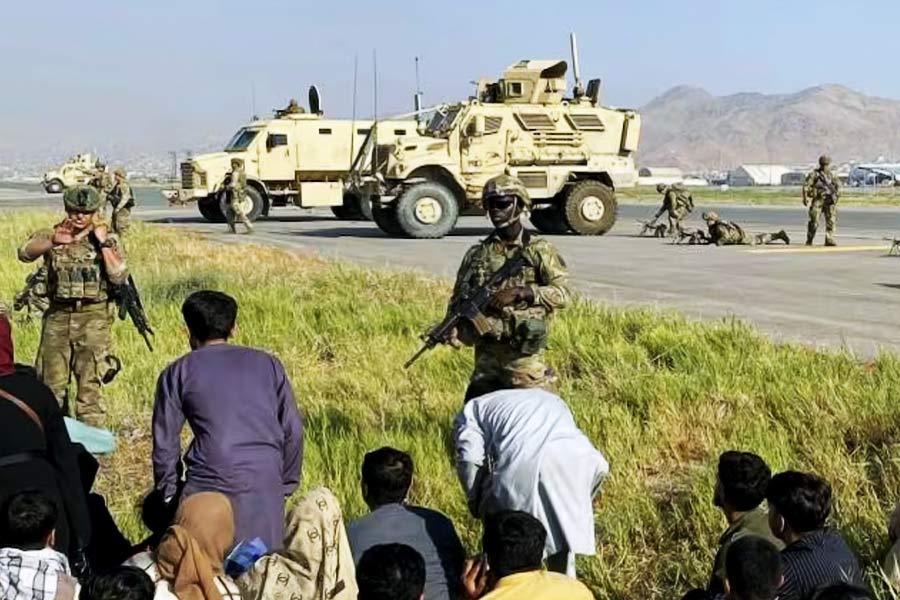 What are the problem between Pakistan-Iran and Pakistan-Afghanistan