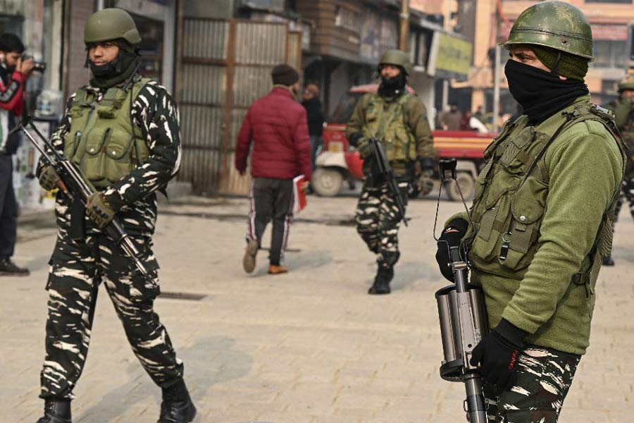 What are the problem between Pakistan-Iran and Pakistan-Afghanistan