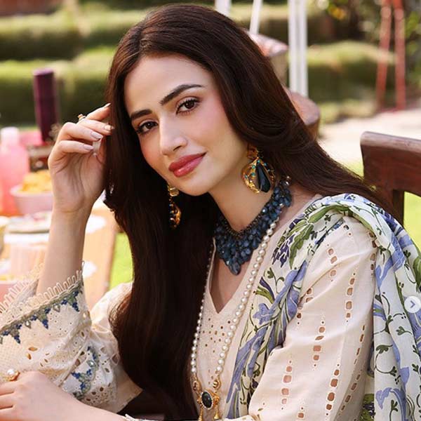 Who is Pak Actress Sana Javed, Pakistani cricketer Shoaib Malik’s second wife