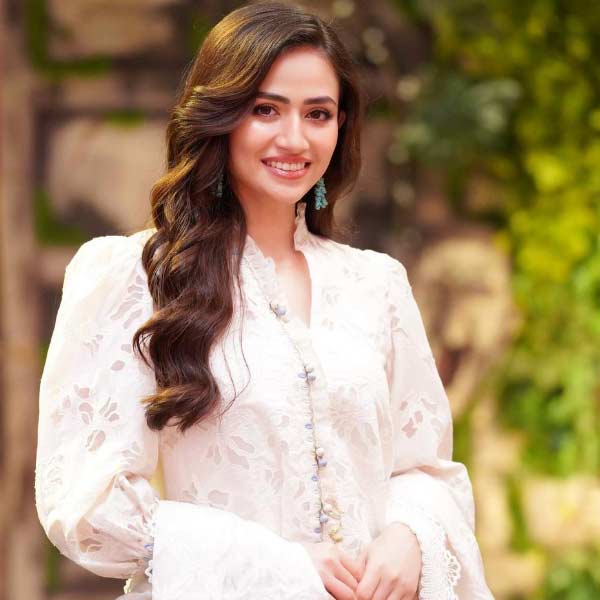 Who is Pak Actress Sana Javed, Pakistani cricketer Shoaib Malik’s second wife