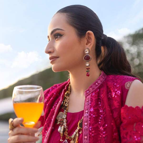 Who is Pak Actress Sana Javed, Pakistani cricketer Shoaib Malik’s second wife