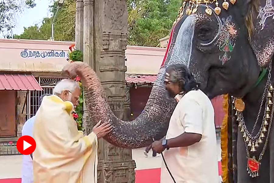Pm Modi visits Ranganathaswamy Temple in Tamil Nadu