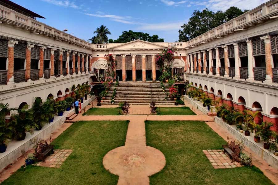 Kolkata based architects working to restore the ruins of the colonial Roxburgh House