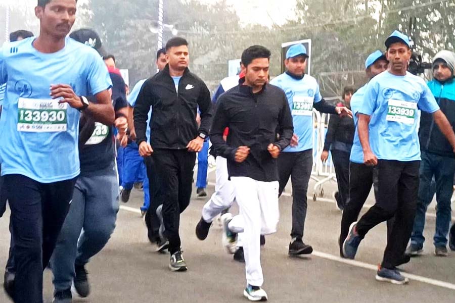Abhishek Banerjee ran 10 km in Kolkata Police Half Marathon