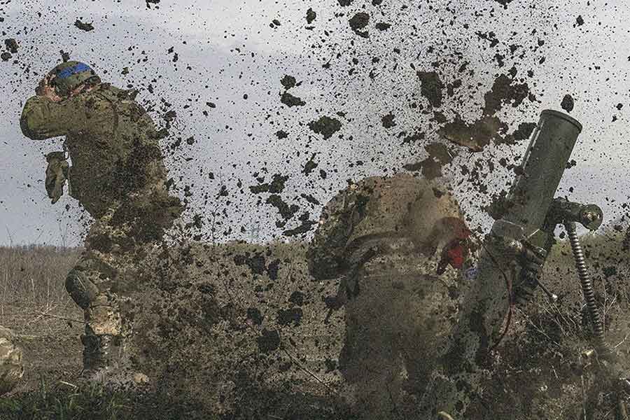  কূটনৈতিক বিশেষজ্ঞদের মতে, নতুন শাসকদের জমানায় পাকিস্তানের ইরানস্তুতি আর কাজে দেয়নি। ধীরে ধীরে চিড় ধরতে থাকে দু’দেশের সম্পর্কে।