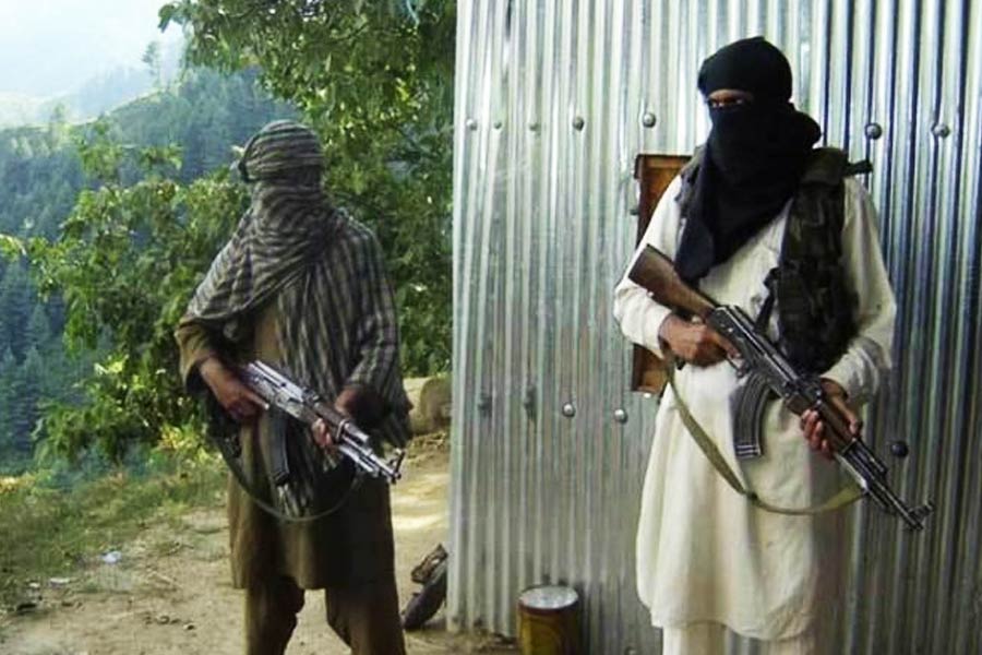  ইরান এবং পাকিস্তানের প্রায় ৯০০ কিলোমিটার দীর্ঘ সীমান্তে জঙ্গি কার্যকলাপ দীর্ঘ দিন ধরেই ইসলামাবাদ এবং তেহরানের জন্য মাথাব্যথার কারণ হয়ে দাঁড়িয়েছে। ওই সীমান্তবর্তী ৯০০ কিলোমিটার এলাকা মাদক পাচার ও সন্ত্রাসবাদের মুক্তাঞ্চল বলেও বার বার অভিযোগ উঠেছে।