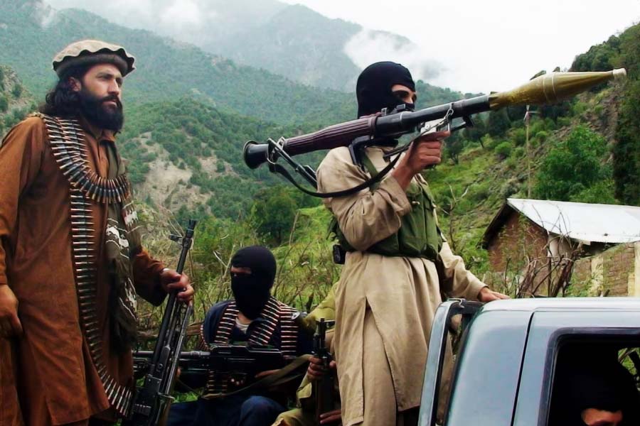 আমেরিকার এক গোয়েন্দা সংস্থার উচ্চপদস্থ কর্তার মতে, জইশ অল অদল ২০১৩ সাল থেকে ইরানে একাধিক হামলা চালিয়েছে। ইরানের বহু সরকারি আধিকারিককে ‘খুন এবং অপহরণের’ সঙ্গেও তারা জড়িত।