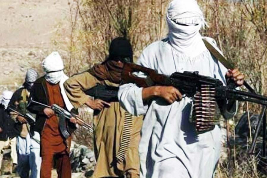 ২০১৩ সালের অক্টোবরে, জইশ অল অদলের জঙ্গিরা ইরানের ১৪ জন সীমান্তরক্ষীকে হত্যা করে। ২০১৯ সালে ইরানের আধাসামরিক গোষ্ঠী, ইসলামিক রেভোলিউশনারি গার্ড-এর উপর একটি আত্মঘাতী হামলা চালিয়েছিল। যাতে ২৭ জনের মৃত্যু হয়। একই বছর ইরানের ১৪ জন সেনাকে অপহরণের অভিযোগও রয়েছে ওই গোষ্ঠীর বিরুদ্ধে।