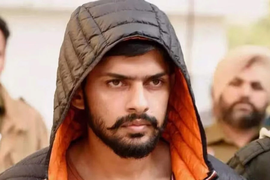 এটিএস সূত্রে খবর, শঙ্করলাল পুরনো আসামী। ২০০৭ থেকে ২০১৪-এর মধ্যে তাঁর বিরুদ্ধে রাজস্থানে সাতটি মামলা হয়। ২০১৬ সালে তাঁকে গ্রেফতার করে পুলিশ। গত ১৫ মে, ২০২৩ পর্যন্ত বিকানের জেলে ছিলেন তিনি। বর্তমানে জামিনে মুক্ত। গ্যাংস্টার হিসাবে শঙ্করলালের নাম ছিল। তাঁর বিপক্ষ ছিল লরেন্স বিষ্ণোই গ্যাং।