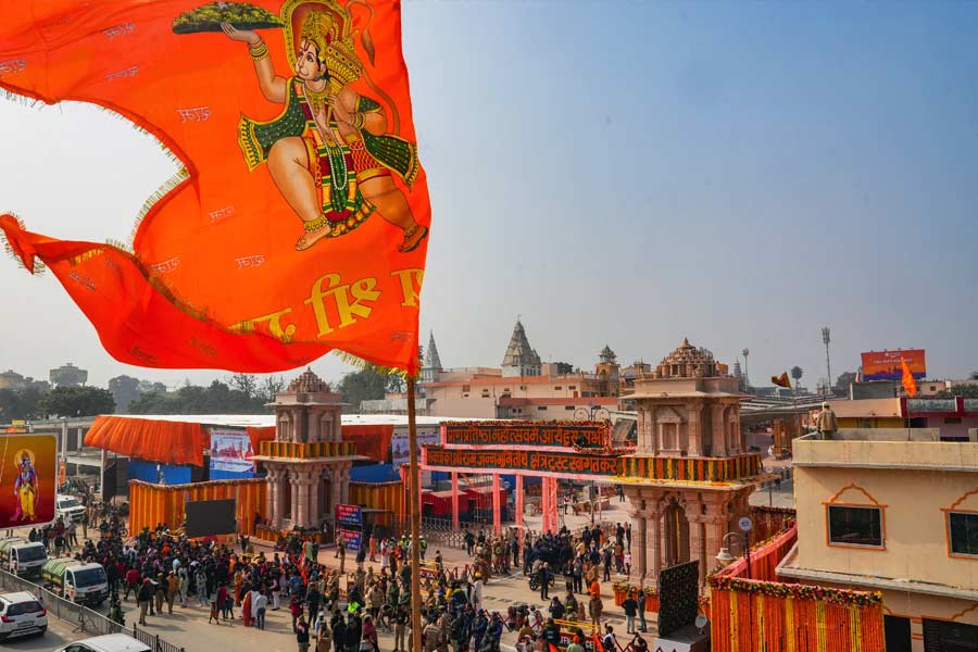 এএআই পাঁচটি রাজ্যের মোট ১২টি বিমানবন্দরকে চিহ্নিত করেছে অযোধ্যার জন্য। ওই বিমানবন্দরগুলিতে অযোধ্যায় আমন্ত্রিত ‘ভিআইপি’দের ব্যক্তিগত কিংবা চার্টার্ড বিমান দাঁড়াবে।