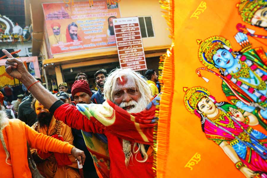 উত্তরপ্রদেশ ছাড়াও উত্তরাখণ্ড, মধ্যপ্রদেশ, বিহার, ঝাড়খণ্ডের ১২টি বিমানবন্দর হতে চলেছে তারকাদের প্রাইভেট জেটের ঠিকানা। বেছে নেওয়া হয়েছে লখনউ, ভোপাল, খাজুরাহো, জবলপুর, দেহরাদূন, প্রয়াগরাজ, কানপুর, বারাণসী, কুশিনগর, গোরখপুর, গয়া এবং দেওঘর বিমানবন্দরকে।