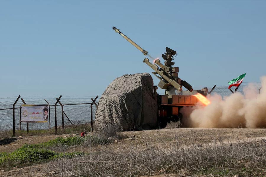 হামলা এবং পাল্টা হামলার কারণ হিসাবে দুই দেশই ব্যাখ্যা দিয়েছে, জঙ্গিঘাঁটি গুঁড়িয়ে দিতেই এই সামরিক অভিযান চালানো হয়েছে। দু’পক্ষেরই দাবি, হামলায় মৃত্যু হয়েছে সাধারণ নাগরিকের। ইরান এবং পাকিস্তানের হামলা-পাল্টা হামলার আবহে দু’দেশের কূটনৈতিক সম্পর্কে ফাটল ধরে।