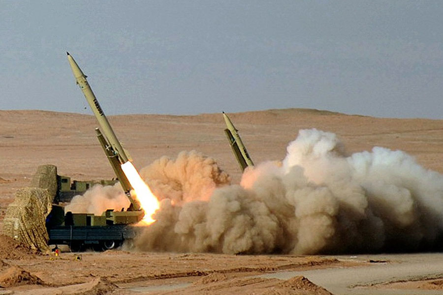 ইরানের ক্ষেপণাস্ত্র ভান্ডারের তালিকায় রয়েছে ‘ফাতাহ’। ১৪০০ কিলোমিটার দূরের লক্ষ্যবস্তুতে আঘাত করতে পারে এটি। ঘণ্টায় সাড়ে ১৮ হাজার কিলোমিটার গতিতে হামলা চালাতে পারে। রাডারেও ধরা পড়বে না এই ক্ষেপণাস্ত্র।