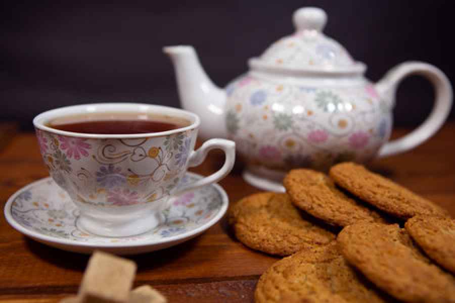 How to make three ingredient peanut butter cookies.