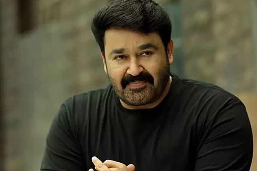 জাতীয় পুরস্কারের পাশাপাশি পদ্মশ্রী এবং পদ্মভূষণ সম্মানও পেয়েছেন মোহনলাল। ১৯৮৬ সালে মোট ৩৪টি ছবি মুক্তি পেয়েছিল অভিনেতার। তার মধ্যে ২৫টি ছবিই বক্স অফিসে হিট করে।