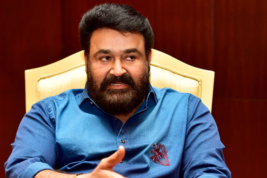 বর্তমানে দক্ষিণী ফিল্মজগতের সর্বোচ্চ উপার্জনকারী অভিনেতাদের তালিকায় রয়েছে মোহনলালের নাম। চরিত্রের উপর নির্ভর করে ছবি প্রতি পারিশ্রমিক আদায় করেন তিনি।