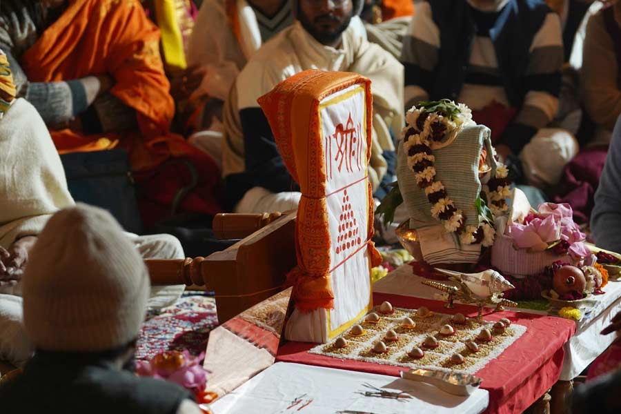 বিহার থেকে রামের জন্য এসেছে পাগড়ি, পান এবং মাখনা। 