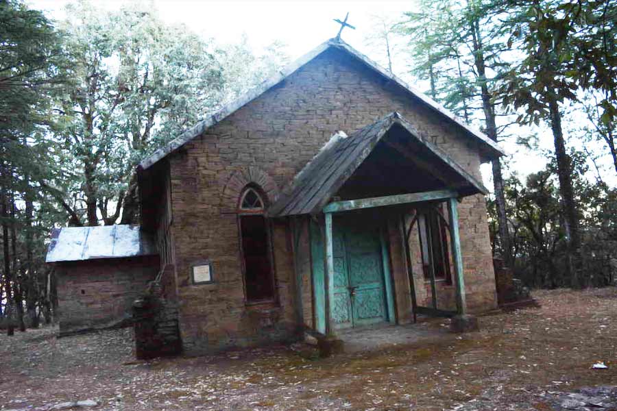 তবে মরিস যে ভুয়ো পরিচয় নিয়ে হাসপাতালে গিয়েছিলেন সে দাবিও করেন স্থানীয়দের একাংশ। তাঁদের মতে নিজের সম্পর্কে এই রকম ধারণা তৈরি করার জন্য আগে থেকেই ছক কষেছিলেন মরিস।