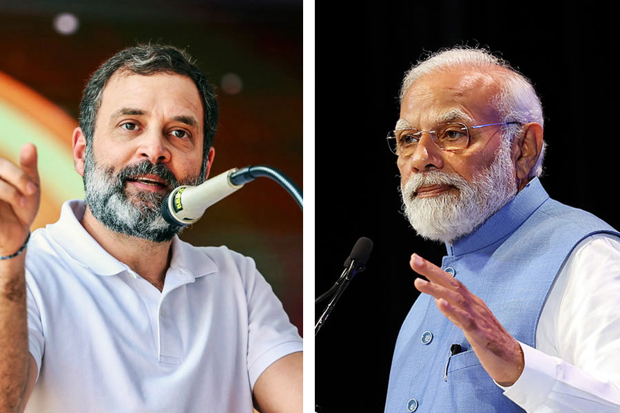 যদিও নির্বাচনের ফল নিয়ে বিতর্ক দানা বেঁধেছে। বিজেপিকে রুখতে চণ্ডীগড়ের মেয়র নির্বাচনে যৌথ ভাবে লড়াইয়ে নেমেছিল কংগ্রেস এবং আপ।