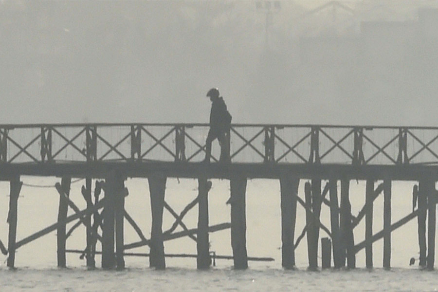 চলতি বছরের ১৩ জানুয়ারি কলকাতার সর্বনিম্ন তাপমাত্রা ছিল ১২.৮ ডিগ্রি সেলসিয়াস। সোমবার সেই তাপমাত্রা কমে দাঁড়ায় ১২ ডিগ্রি সেলসিয়াসে। 