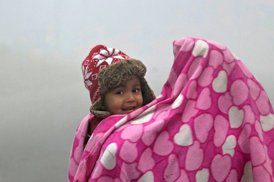 মঙ্গলবার দার্জিলিং জেলার সর্বনিম্ন তাপমাত্রা ৩.৮ ডিগ্রি সেলসিয়াস। সোমবার দার্জিলিঙে সর্বোচ্চ তাপমাত্রা ছিল ১২ ডিগ্রি সেলসিয়াস। 