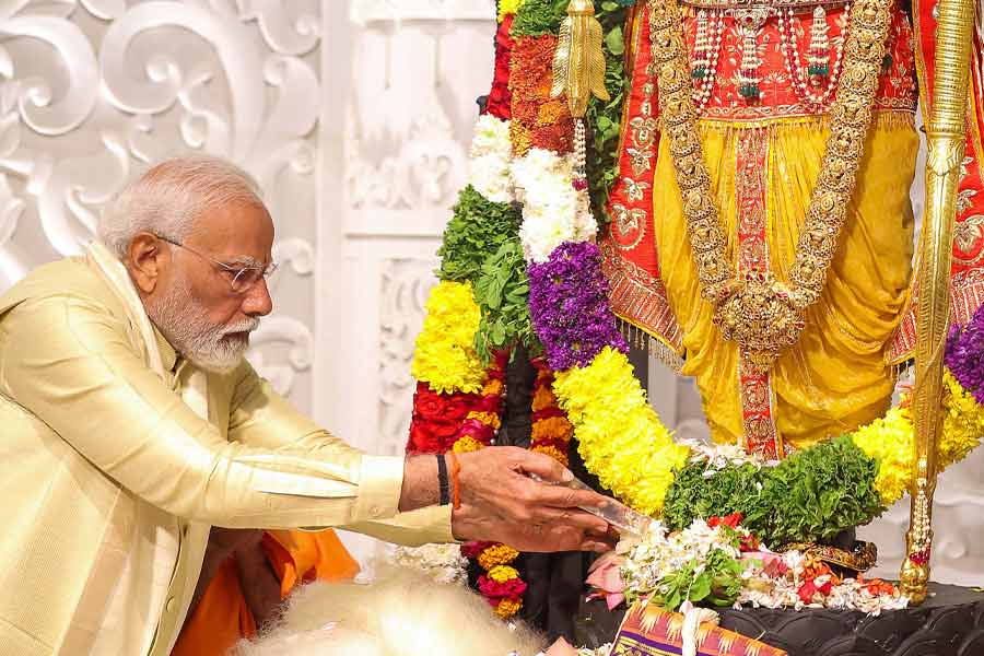 বিগ্রহের গলা থেকে যে সবচেয়ে লম্বা হার ঝুলছে, তা হল বৈজয়ন্তী বা বিজয়মালা। বিজয়ের প্রতীক। এতে খোদাই করা রয়েছে অসংখ্য হিরে, পান্না। বৈষ্ণব রীতি মেনে এতে খোদাই করা রয়েছে শঙ্খ, সুদর্শন চক্র, পদ্ম, মঙ্গল কলস।