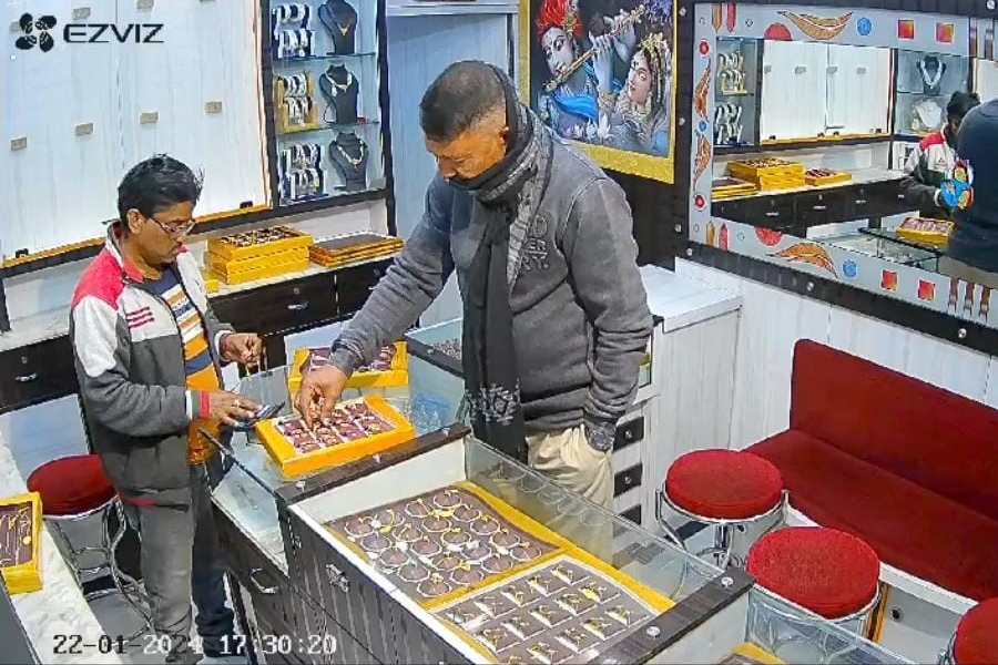 Gold shop robbery in Daspur, Police starts Investigation dgtld