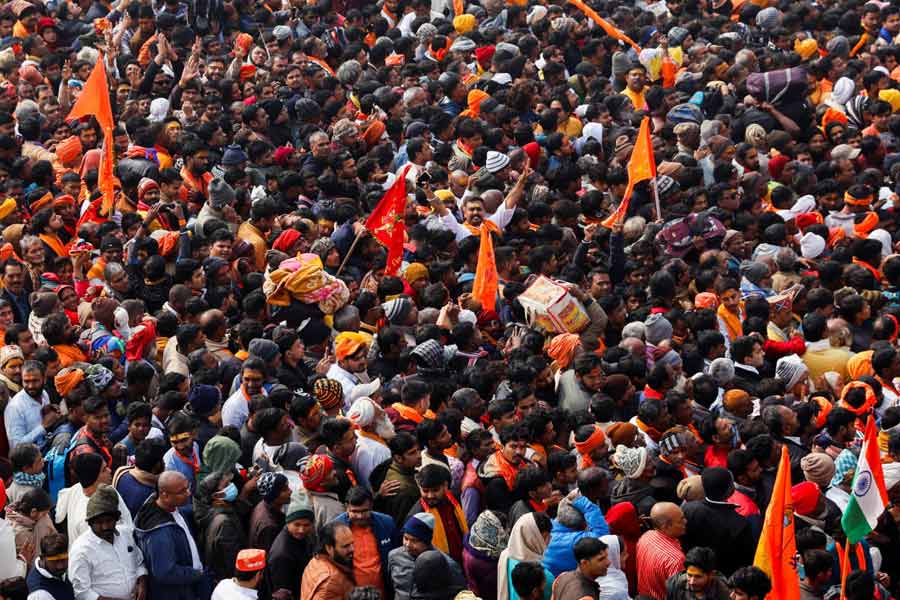 Crowd of devotees continues at Ayodhya Ram Mandir on 2nd day