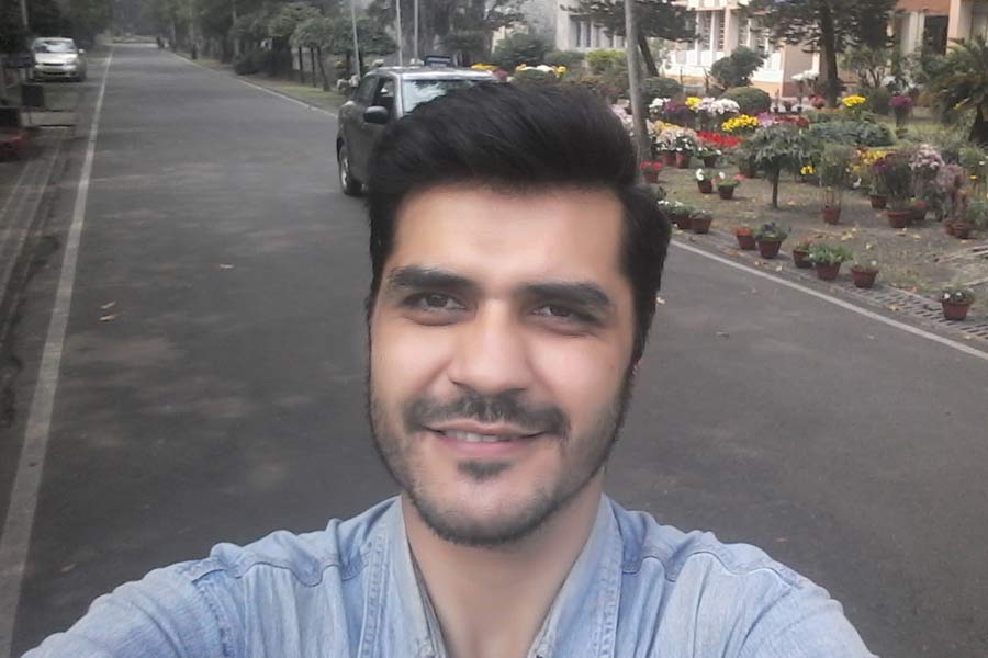 অভিনেতা হিসাবে বলিপাড়ায় তেমন প্রচার পাননি মহম্মদ। ২০১৭ সালে ‘ভোগা খিড়িকি’ নামে একটি অসমিয়া ছবিতেও অভিনয় করতে দেখা যায় তাঁকে।