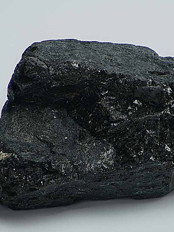 প্রত্নতত্ত্ববিদদের মতে, খননের সময় যে কষ্টিপাথর উঠে আসে তা সাধারণত নরম প্রকৃতির হয়। তবে খোলামেলা পরিবেশে দীর্ঘ দিন থাকলে সেই শিলা ধীরে ধীরে শক্ত হয়ে যায়। তার পর তা দিয়ে মূর্তি গড়তে গেলে অসুবিধা হয়।