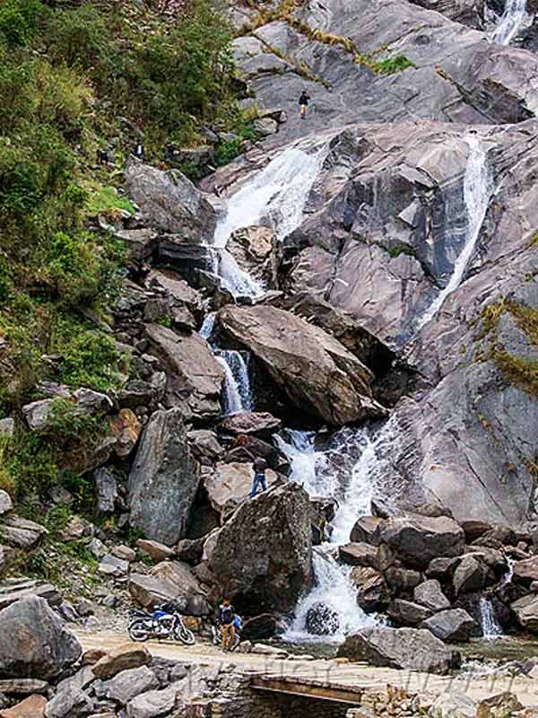 হিন্দু শাস্ত্র অনুযায়ী শালগ্রাম শিলাকে ভগবান বিষ্ণুর প্রতিভূ হিসাবে মানা হয়। ২০২৩ সালের ফেব্রুয়ারি মাসে ৩৫ টন ওজনের দু’টি শালগ্রাম শিলাখণ্ড নেপাল থেকে অযোধ্যায় নিয়ে আসা হয়।