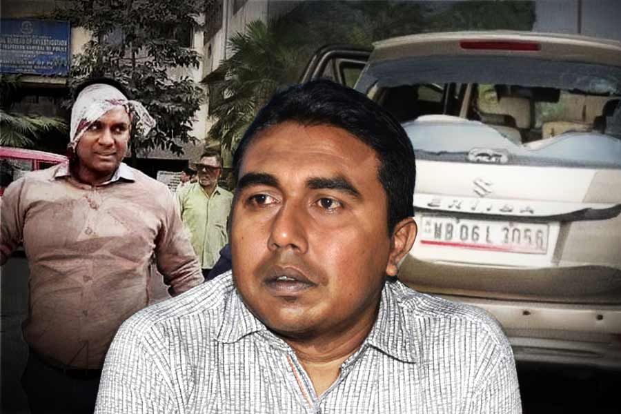 আর বাইরে ইডিকে রুখে দিয়েছিল শাহজাহানের অনুগামী গ্রামবাসীরা। ১৯ দিন পর আবার ইডি ফিরে আসে শাহজাহানের গ্রাম সরবেরিয়ায়। 