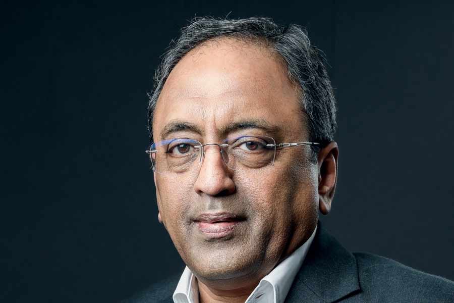 কাজ শুরু করেছিলেন ১৯৮৪ সালে। প্রজেক্ট ইঞ্জিনিয়ার হিসাবে চাকরি শুরু করা সুব্রহ্মণ্যম ২০১৭ সাল থেকে সিইও এবং এমডি হিসাবে দায়িত্ব নেন।