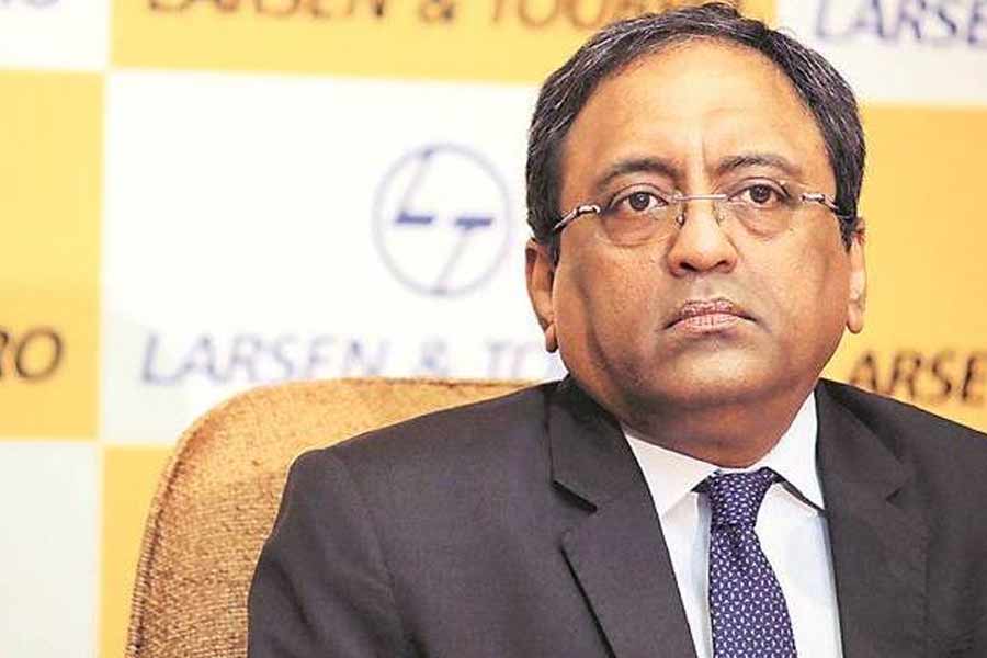 ২০২২ অর্থবর্ষে ৬১ কোটি ২৭ লক্ষ টাকার প্যাকেজ ছিল সুব্রহ্মণ্যমের। প্রতি দিন গড়ে পারিশ্রমিক পান ১৬,৭০,০০০ টাকা। তার আগের বছর নাকি ব্যবসায়িক সমস্যায় বেতন কমে গিয়েছিল সুব্রহ্মণ্যমের।