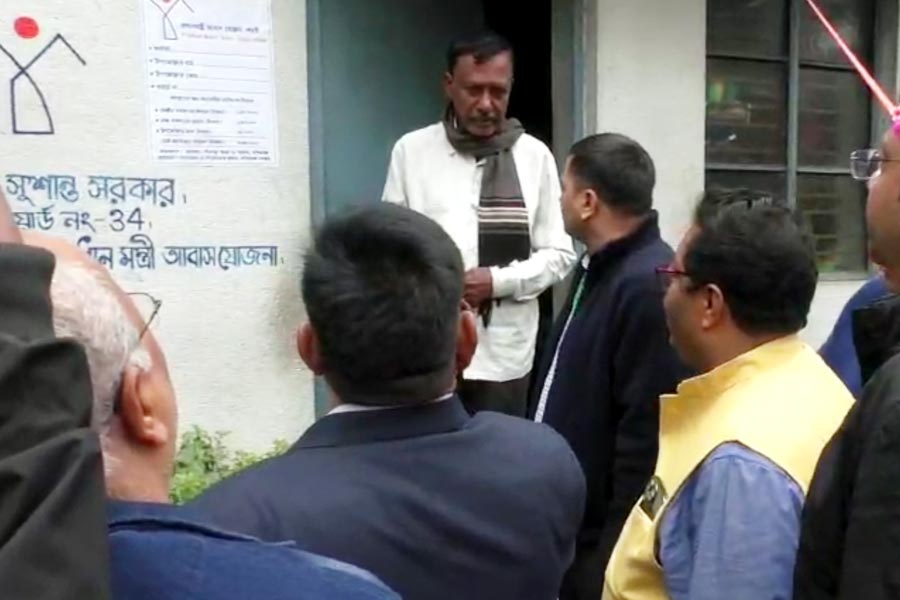 Central team went to Barasat to investigate alleged corruption of Awas Yojana dgtld