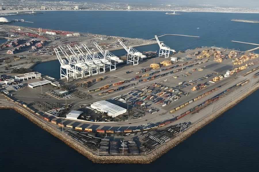 ইরান তো বটেই, ভারতের জন্যও কিন্তু ইরানের চাবাহার বন্দর গুরুত্বপূর্ণ হয়ে উঠতে পারে। এই বন্দর ব্যবহার করতে পারলে ভারতের অনেক সুবিধা হবে।