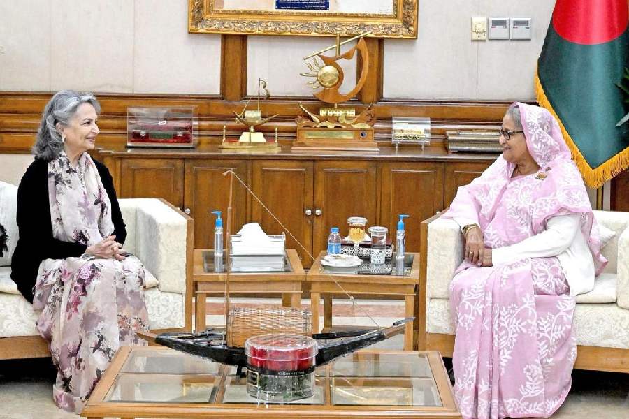 Veteran actress Sharmila Tagore meets Bangladesh Prime Minister Sheikh Hasina dgtl