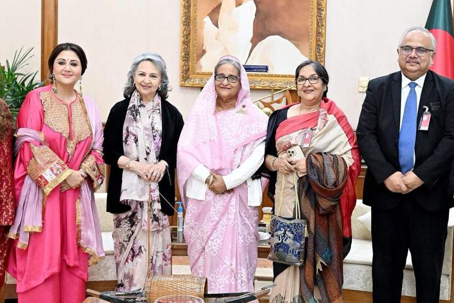 Veteran actress Sharmila Tagore meets Bangladesh Prime Minister Sheikh Hasina dgtl